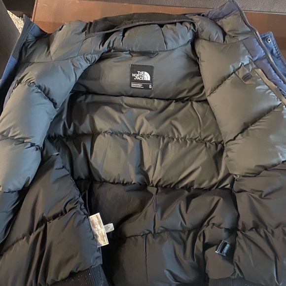 The North Face Bomber Winter Jacket - Picture 4 of 4